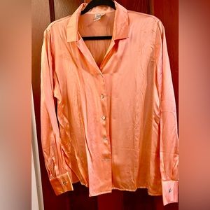 💖 NWOT Pink Silk Neiman Marcus Button down Blouse 💖